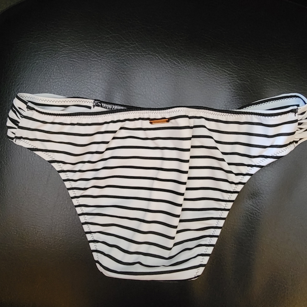 Bathing Suit Bundle!  Victoria's Secret and one Exhilaration!  Most NWOT. - Picture 3 of 15